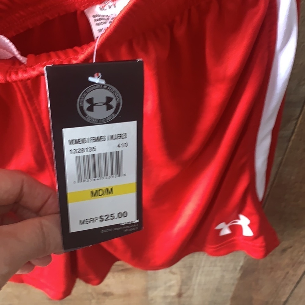 🆕 Under Armour woman’s Heat Gear Shorts NWT - Picture 4 of 7